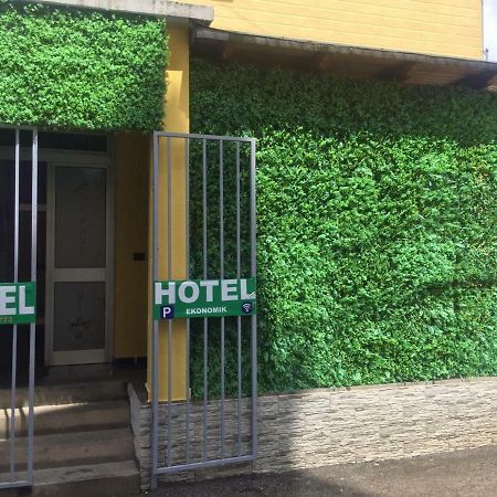 Orange Villa Hotel Tirana Zewnętrze zdjęcie