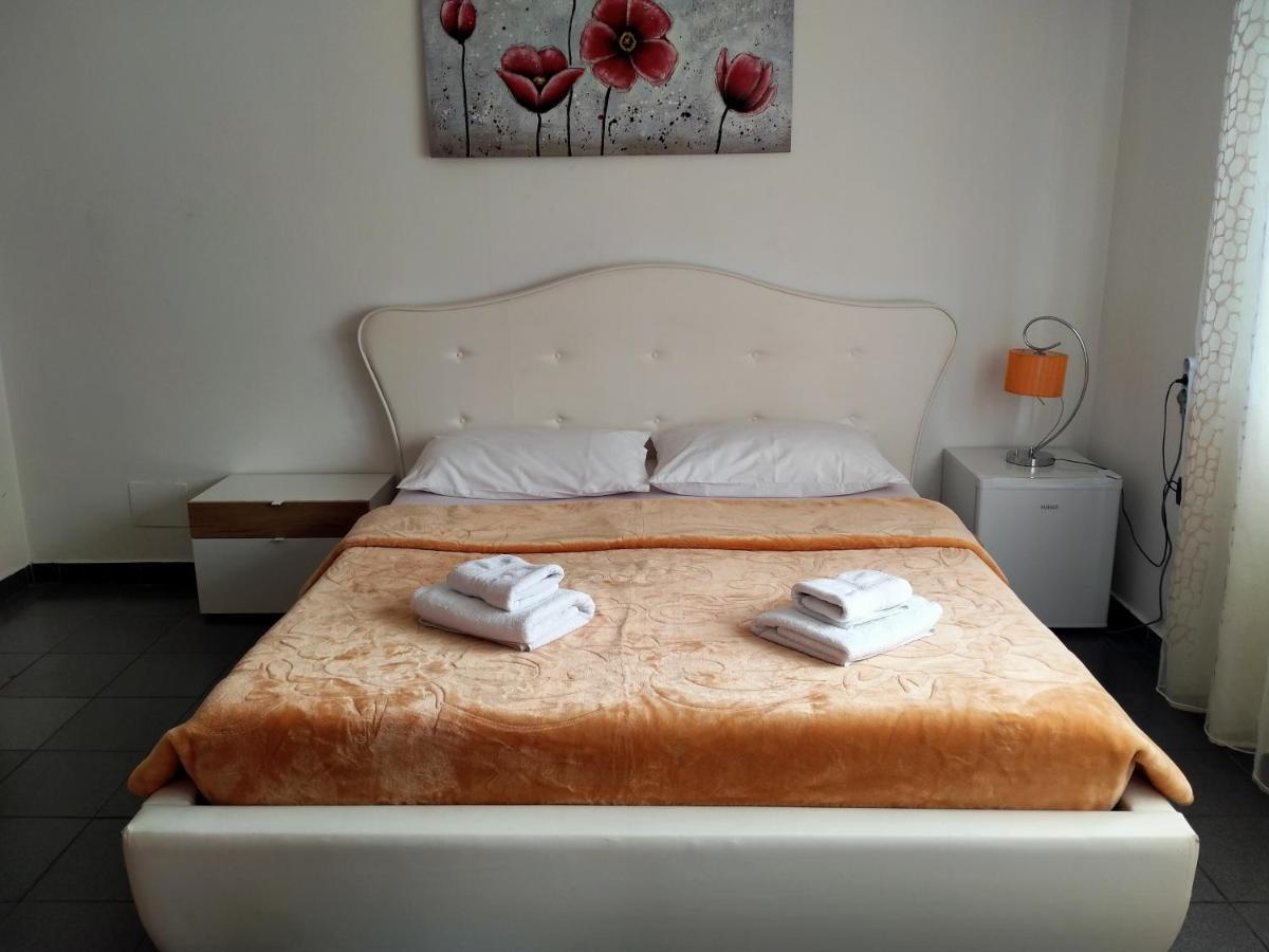Orange Villa Hotel Tirana Pokój zdjęcie